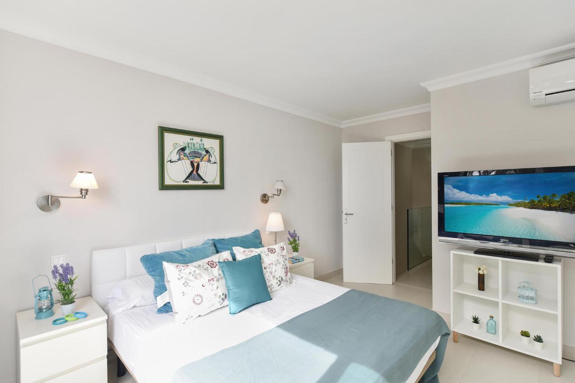 Beachfront Burras Mra 02 *