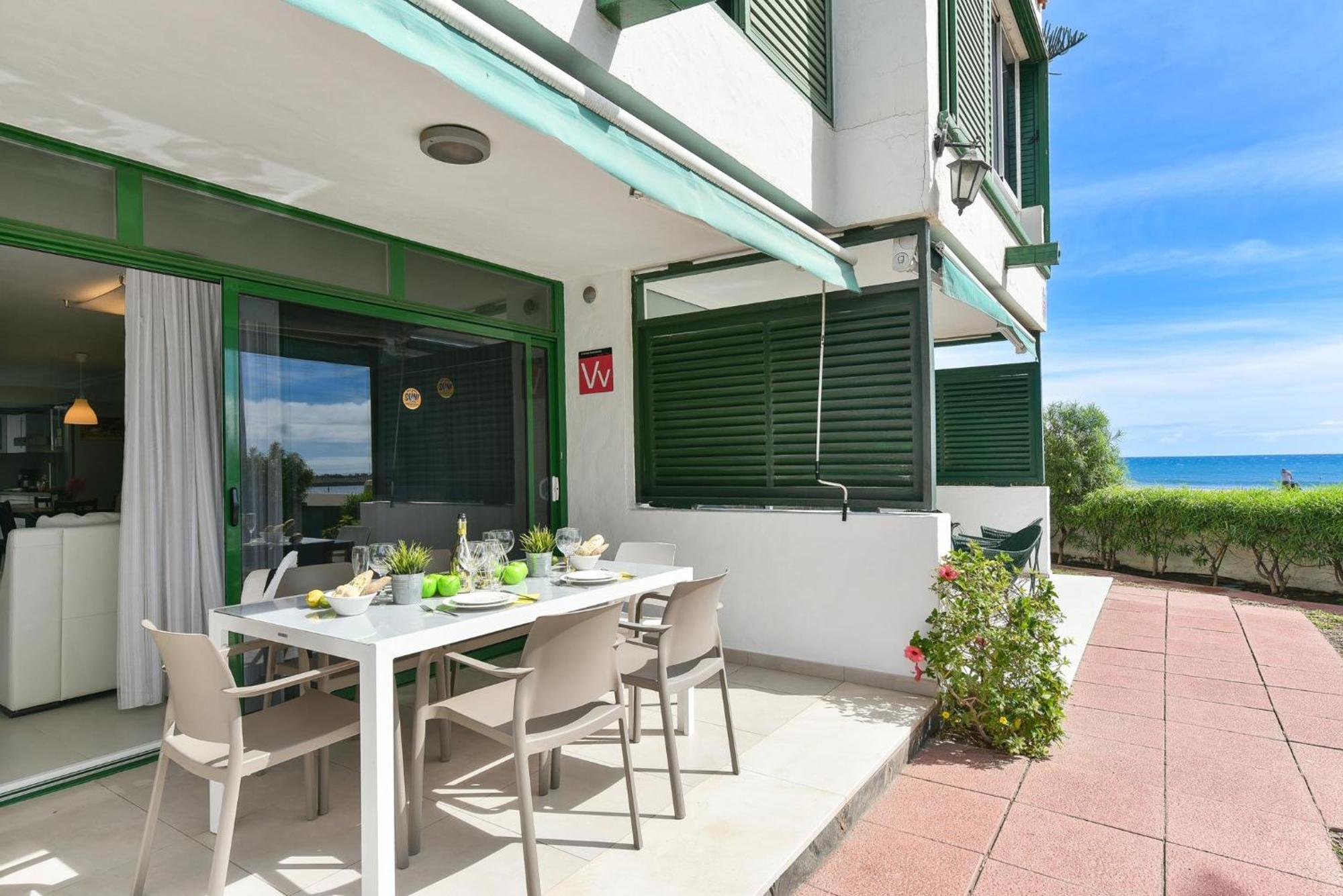 Beachfront Burras Mra 02 Apartment